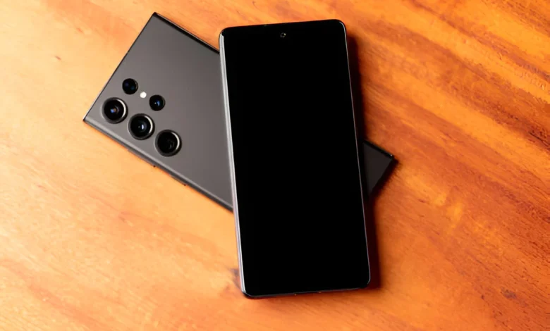 Calibrating your Samsung S22 is essential to maintain screen accuracy, sensor precision, and battery performance. Whether you’re noticing touchscreen lag, inaccurate GPS readings, or color discrepancies, proper calibration ensures your device functions at peak performance. Many users overlook calibration, which can lead to frustrating display and sensor issues. In this guide, we’ll explore step-by-step instructions to calibrate your Samsung S22, including the S22 Ultra, touchscreen, gyroscope, compass, and battery.